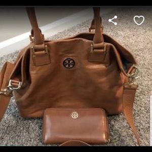 Tory Burch Hobo Bag And Wallet